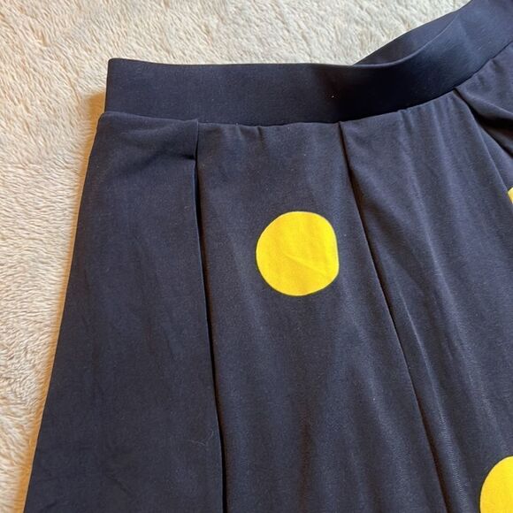 LulaRoe Navy with Yellow Polka Dots Full Pleated Skirt - Size XS - Picture 3 of 8